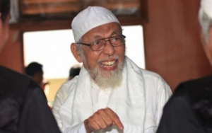 Was-Was Soal Corona, Napi Teroris Abu Bakar Ba'asyir Surati Jokowi Minta Dibebaskan