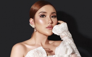 Ayu Ting Ting Dituduh Liburan Saat Pandemi Corona, Ini Kata Sang Ayah
