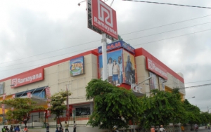 Ratusan Karyawan Ramayana Nangis Histeris Usai Di-PHK, Disnaker Depok Janjikan ini