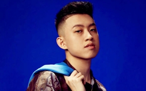 Rich Brian Potong Rambut Sendiri Untuk Pertama Kali, Hasilnya  Bikin Heboh