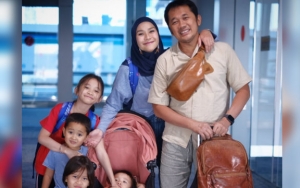 Zaskia Adya Mecca Liburan Bareng Keluarga Di Tengah Wabah Corona, Ini Faktanya