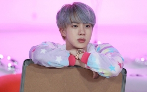 Dicurigai Gunting Sendiri, Jin BTS Buka-Bukaan Soal Potongan Rambut Barunya
