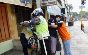 Gunung Merapi Erupsi Jadi Trending Topik, BPBD Bagikan Masker Untuk Warga