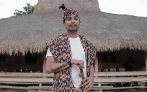 Potret Glenn Fredly Nangis Pilu di Panggung Terakhir, Titip Putri Kecil ke Wanita Ini