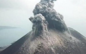 Bantah PVMBG, Ahli Vulkanologi Yakin Suara Dentuman di Jabodetabek Berasal dari Gunung Anak Krakatau