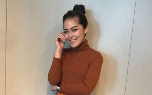 Gracia Indri Alami Kendala Saat Jalani Ibadah Jumat Agung Secara Online