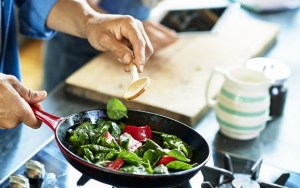 Baik Untuk Kesehatan Mental Hingga Gaya Hidup, Ini 7 Manfaat Memasak Yang Jarang Disadari!