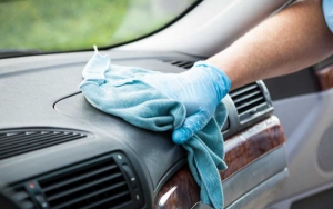 Cegah Corona, Bersihkan Mobil Dengan Hand Sanitizer Justru Berdampak Buruk
