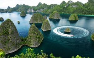 Geger Kapal Pesiar Misterius Lintasi Perairan Raja Ampat Saat Pandemi Corona