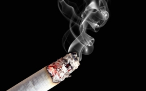 Dokter IDI Jawab Kemungkinan Virus Corona Menyebar Lewat Asap Rokok