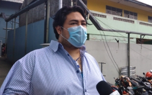  Ivan Gunawan Rela Jualan Peyek Demi Tetap Beri THR Untuk Para Karyawannya