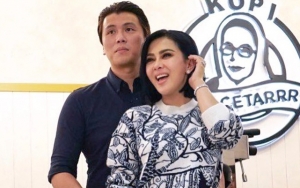  Syahrini Dipepet Mesra Papa Angkat, Reino Murka Tertipu Imej Soleha?