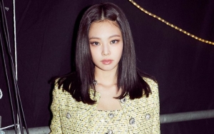 Jennie BLACKPINK Pose Imut Bareng 'Anak' Kesayangan di Cover Majalah Vogue