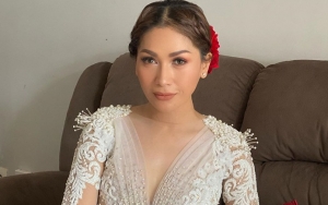 Tata Janeeta Kepergok Lenyapkan Bukti Posting Foto Pria Misterius, Takut Ketahuan Punya Pacar Baru?