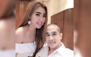 Isu Digugat Cerai Okan, Reaksi Istri Misterius Hingga Hapusi Foto Mesra?