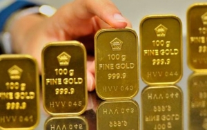 Harga Emas Antam Terus Turun, Bukti Tak Lagi Jadi Aset Berharga Saat Wabah Corona?