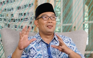 Demokrat Jabar Kritik Bansos Corona Tak Dilandasi UU, Jawaban Tegas Ridwan Kamil Banjir Pujian