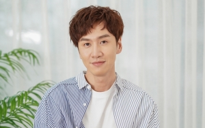 Lee Kwang Soo Bikin Fans Khawatir Gara-Gara Kembali Pakai Perban Kaki di 'Running Man'