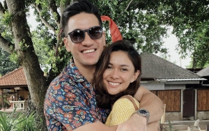 Andrew White Senang Bukan Kepalang Saat Belanja Bareng Nana   Mirdad, Netizen Malah Dibuat Salfok