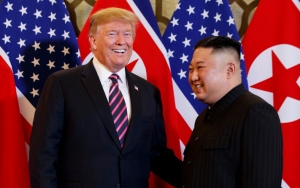 Biasa 'Bermusuhan', Trump Kini Doakan Kesembuhan Kim Jong Un Yang Kritis Pasca Operasi