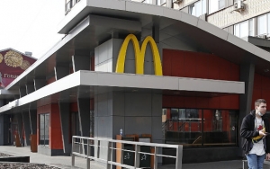 Viral Sekumpulan Domba di Inggris 'Main' ke McD Saat Lockdown