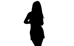 Blind Item Ungkap Idol Cewek 'F' Ngotot Bawa Pacar ke Event di Luar Korea, Siapa?
