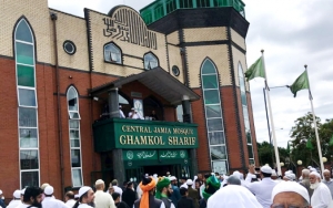 Masjid di Inggris Dibuka Kembali Saat Pandemi, Lahan Parkir Dijadikan Kamar Jenazah Corona