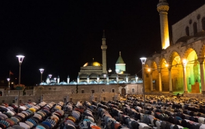 Tak Pedulikan Imbauan MUI, Warga Makassar Ngotot Gelar Salat Tarawih Berjemaah Jelang PSBB