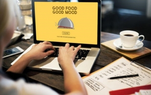 Singkirkan Stres Saat Karantina Mandiri, Konsumsi 8 Makanan Ini   Untuk Mendongkrak Kebahagiaan