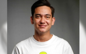 Adipati Dolken 'Santri Tampan' Pakai Baju Koko, Ramai Ajakan Buka Puasa Bareng