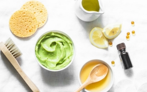 Tetap Cantik Meski #Dirumahaja, Pakai 8 Masker Alami Ini Untuk Merawat Kulit Saat Karantina Mandiri
