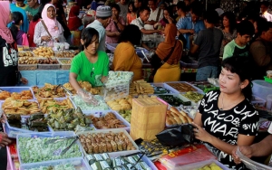 'Rintihan' Penjual Takjil di Tengah Pandemi Corona dan PSBB