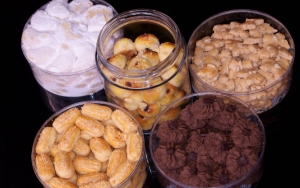 Imbas Corona, Pedagang Curhat Pilu Omzet Bisnis Kue Lebaran Anjlok Di Bulan Ramadhan