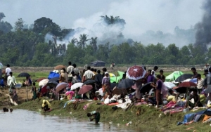 Terdampar di Lautan, Ratusan Pengungsi Rohingya Ditolak Bangladesh