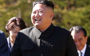 Bukan Meninggal, Kim Jong Un Diklaim Sedang 'Sembunyi' Karena Pengawalnya Diduga Terjangkit Corona