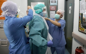 Tertekan dan Stres, Dokter 'Garda Depan' Virus Corona di New York Bunuh Diri