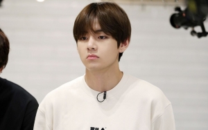 V BTS Terciduk Sering Ngecek Ponsel Saat Kerja Picu Kecurigaan Netizen