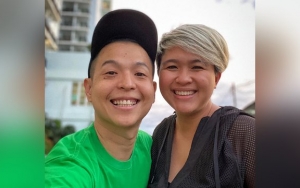 Ernest Prakasa Rayakan Anniversary Pernikahan Sambil Kenang Momen 'Basah-basahan' Bareng Istri