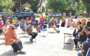 Media Asing Soroti Warga Indonesia yang Mendadak Sering Berjemur Untuk 'Bunuh' Virus   Corona