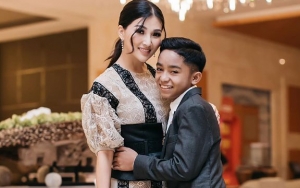 Dianggap Pilih Kasih, Intip 7 Potret Bukti Kehangatan Cinta Sarwendah pada Betrand Peto