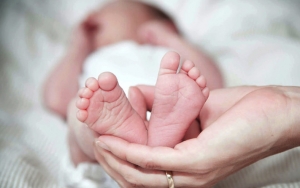 Seorang Ibu Positif Corona di Tangerang Melahirkan Bayi Sehat Melalui Operasi Sesar