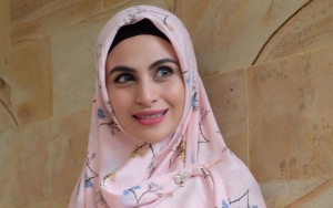 Asha Shara Kembali Posting Foto Tak Berhijab, Demi Bisa Kekinian?
