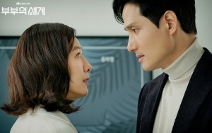 'The World of the Married' Isyaratkan Kim Hee Ae dan Park Hae Joon Balikan, Fans Pro Kontra