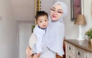 Medina Zein Langsung 'Pasang Badan' Saat Sang Putra Diejek Punya Kulit Hitam
