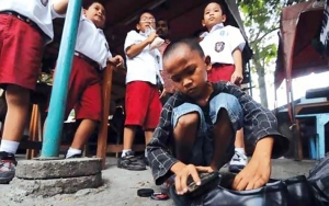 Angka Kemiskinan Naik Tajam Imbas Corona, Mendikbud Diminta Waspada Ancaman Putus Sekolah
