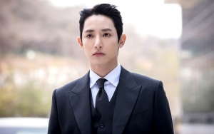 Lee Soo Hyuk Telanjang Dada di 'Born Again' Langsung Diperingatkan Fans