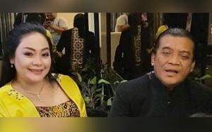 Potret Pilu Jenazah Didi Kempot Ditangisi Istri Cantik, Wajah Sembab Bikin Nyesek