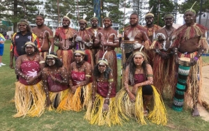 Penduduk asli benua australia adalah
