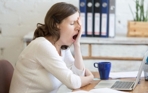 Badan Lemas Bikin Kerja Terhambat? Ikuti 8 Tips Ini Buat Atasi Rasa Ngantuk Di Pagi Hari Saat Puasa