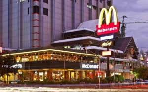Kenang McDonald's Sarinah, Foto Jadul Maskot Badut Bikin Netizen Salah Fokus